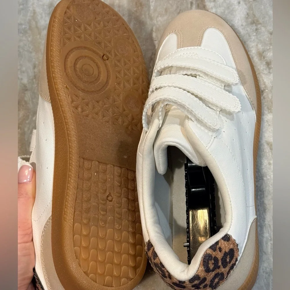 Women’s DOLCE VITA triple strap leopard sneakers- Size 8.5 - Picture 5 of 7